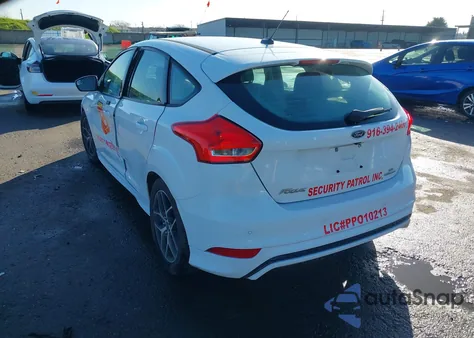 2016 Ford Focus Se z USA, uszkodzony, nr VIN 1FADP3K27GL254736